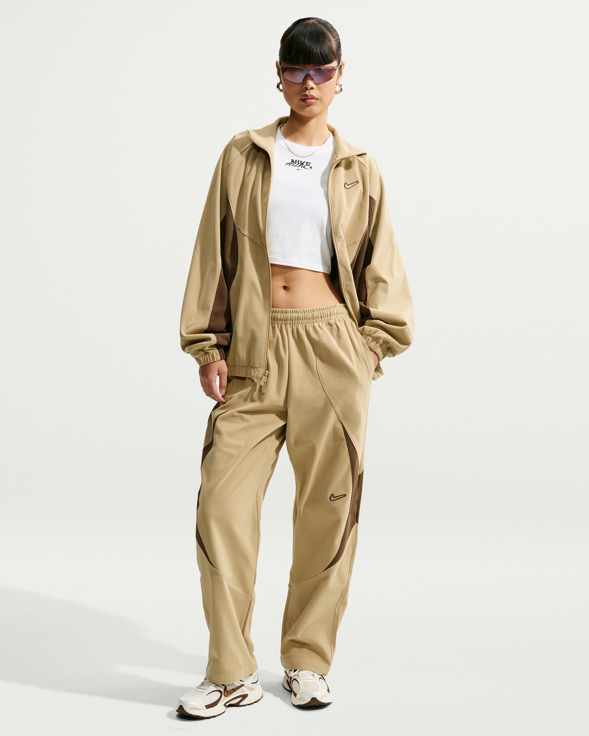 Nike Sportswear Women's Loose Mid-Rise Corduroy Tracksuit Bottoms